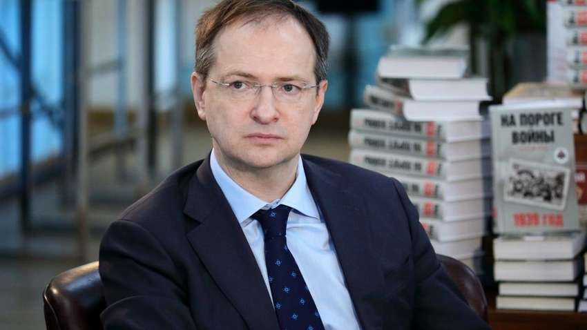 Мединский рассказал, что требовала Россия в Стамбуле, кроме нейтралитета Украины