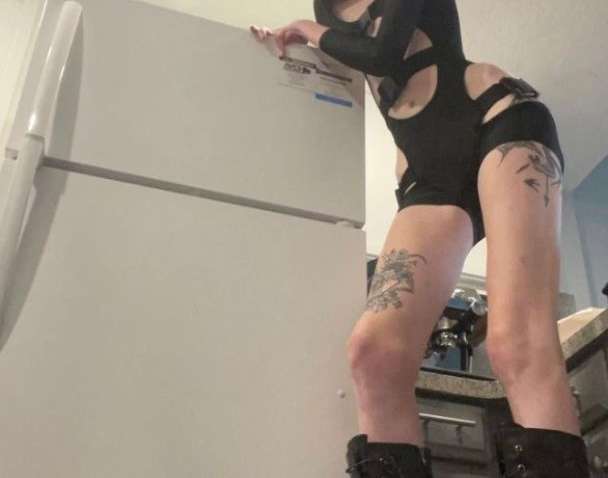 Рекордна довжина: жінка з найвищими ногами у світі 