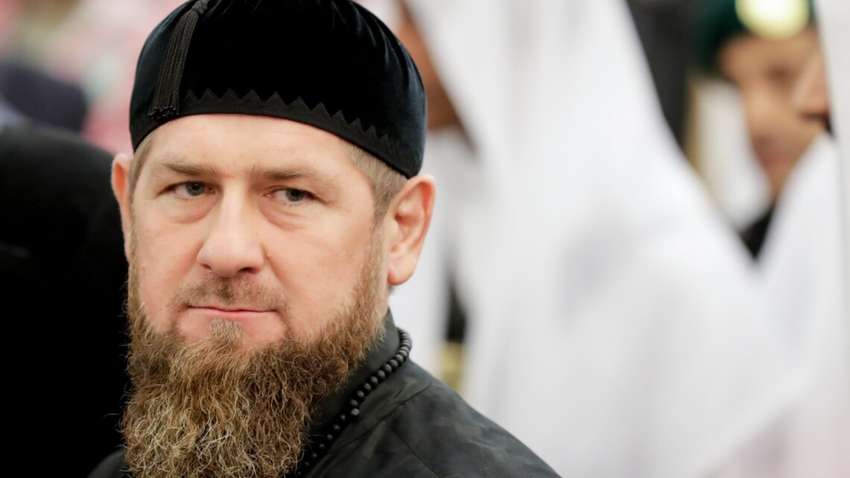 В Чечне женщины вышли на митинг: Кадыров заявил о задержании 20 участниц (ВИДЕО) В Чечне женщины вышли на митинг: Кадыров заявил о задержании 20 участниц (ВИДЕО)