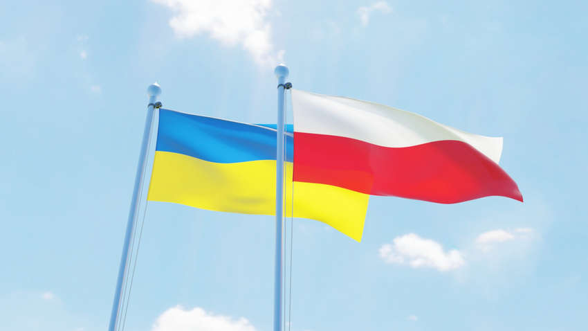 В Польше начали открываться интеграционные центры для украинцев: подробности 