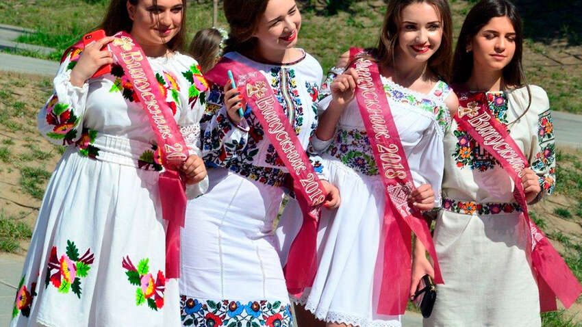 В МОН ввели изменения для выпускников: что теперь ждет молодежь по окончании школы