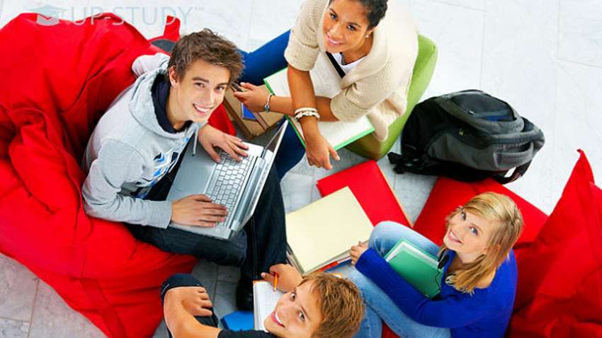 Кабмін готує найбільшу в Європі програму молодіжного обміну