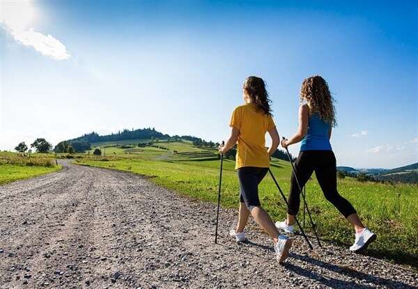 Скільки треба ходити щодня, щоб бути "вічно молодими" Скільки треба ходити щодня, щоб бути "вічно молодими"