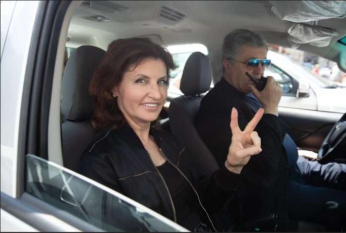 ЗМІ: Дружина Порошенка намагається врятувати майно від конфіскації у справі торгівлі її чоловіка з «ЛДНР» 