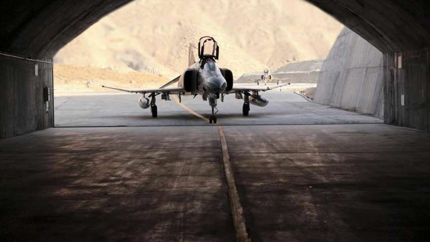 Иран показал секретную военную базу в горах