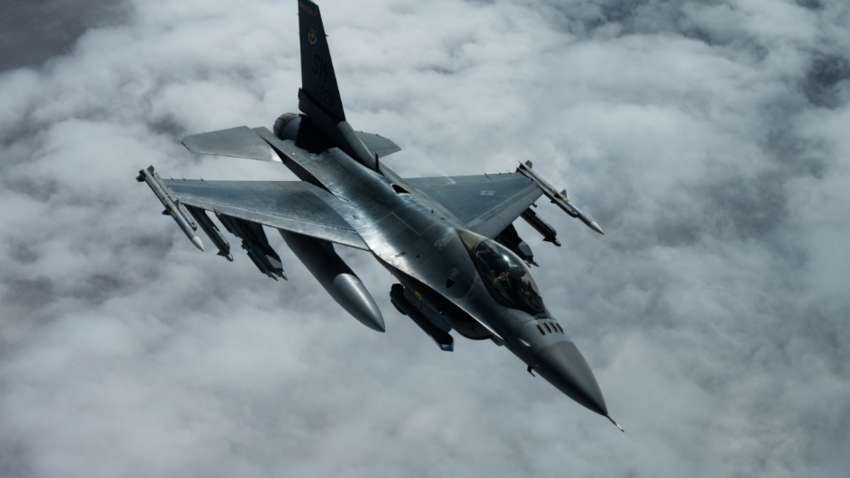 Європейська країна оголосила, що не відправить F-16 в Україну: озвучена причина Європейська країна оголосила, що не відправить F-16 в Україну: озвучена причина