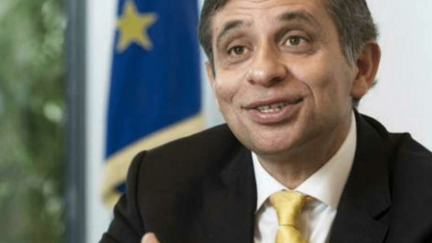 Украинская власть закрывает СМИ и ограничивает свободу слова, - Анри Малосс 