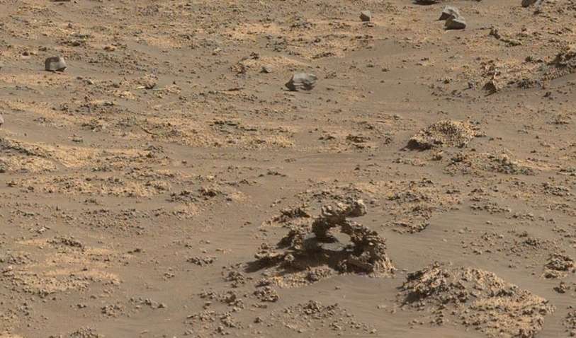 Марсоход NASA обнаружил на Марсе странную арку (ФОТО)