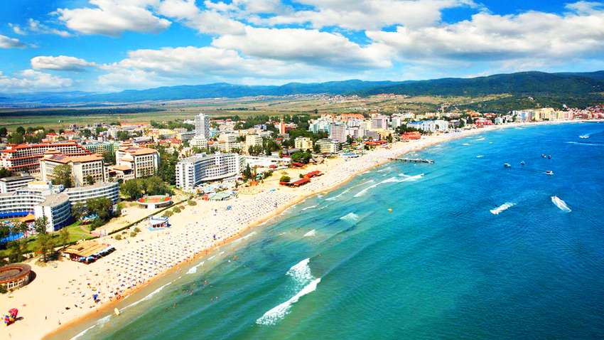 Болгария откроется для туристов - когда украинцам можно будет поехать в страну