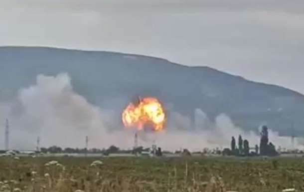 Россияне устроили истерику из-за взрывов на полигоне в Крыму и размечтались о мести