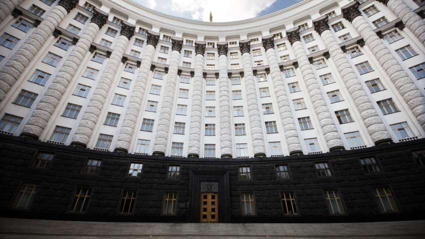 Куда "бегут" украинские министры: версия России