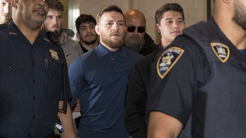 Конора Макгрегора арестовали по обвинению в непристойном поведении: детали