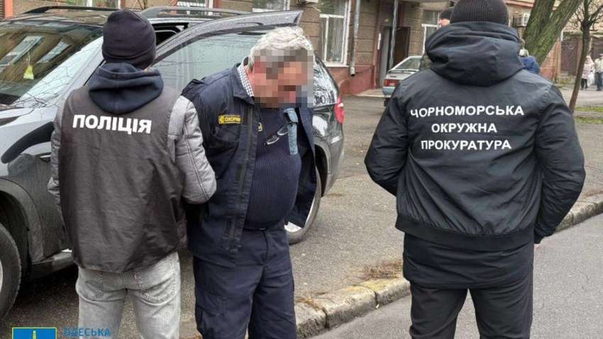 Інвалідність за хабар: в Одесі викрили чоловіка, який продавав фіктивні довідки Інвалідність за хабар: в Одесі викрили чоловіка, який продавав фіктивні довідки