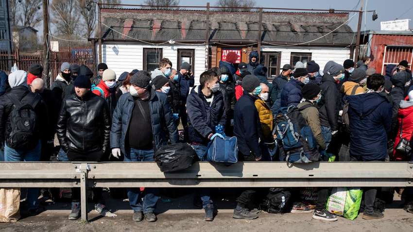 Робота в Європі: чи заважає уряд трудовим мігрантам