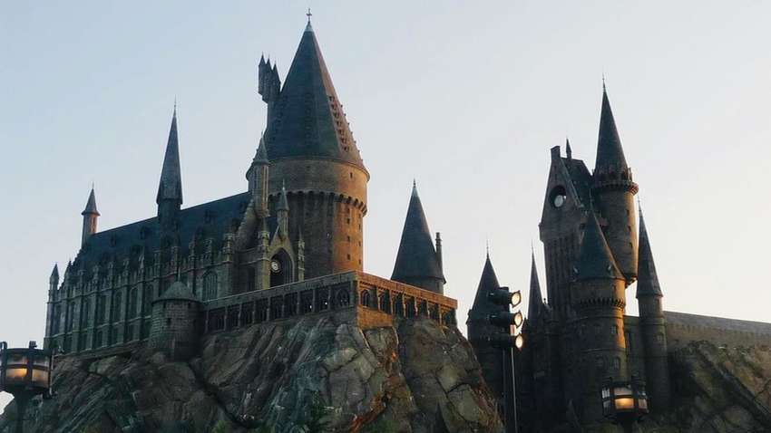 Видеофакт: жители Китая увидели в небе парящий «Хогвартс»