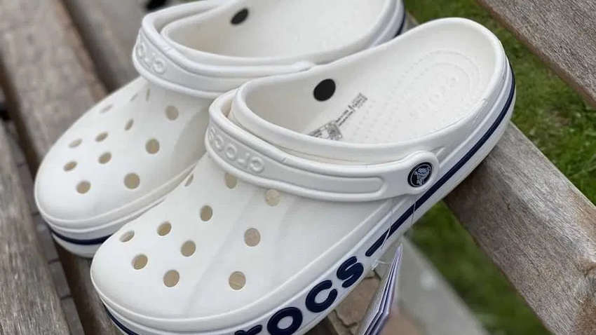 Носки и Crocs:  новый тренд, который нельзя игнорировать"