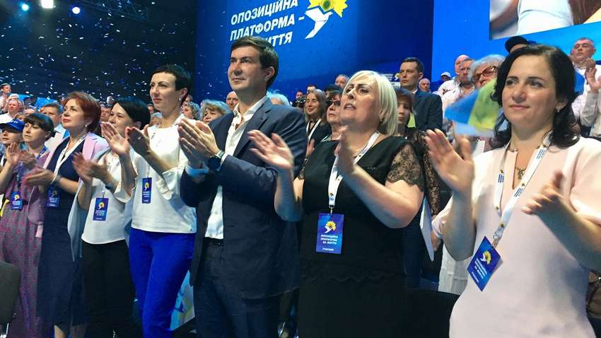 Возрождение из пепла: способны ли экс-регионалы взять реванш на парламентских выборах