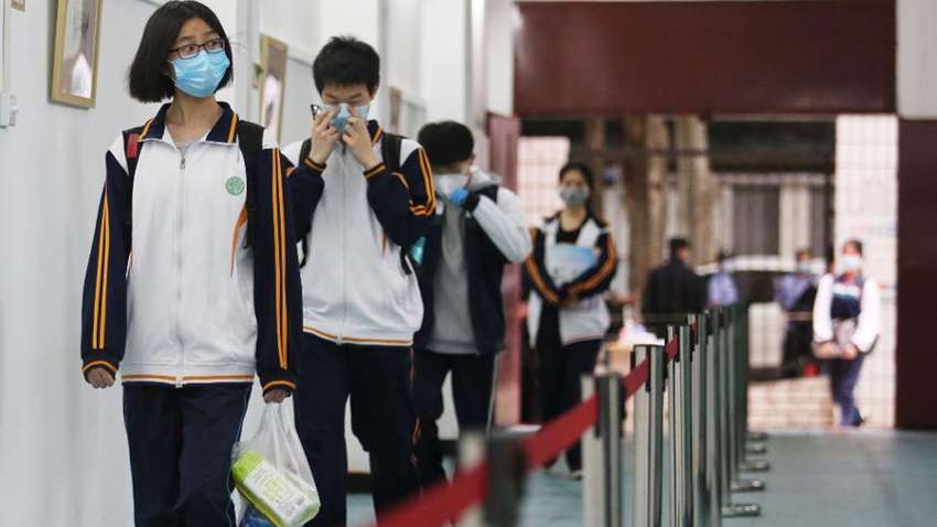 Китайський Ухань відкрив школи через 2,5 місяці карантину