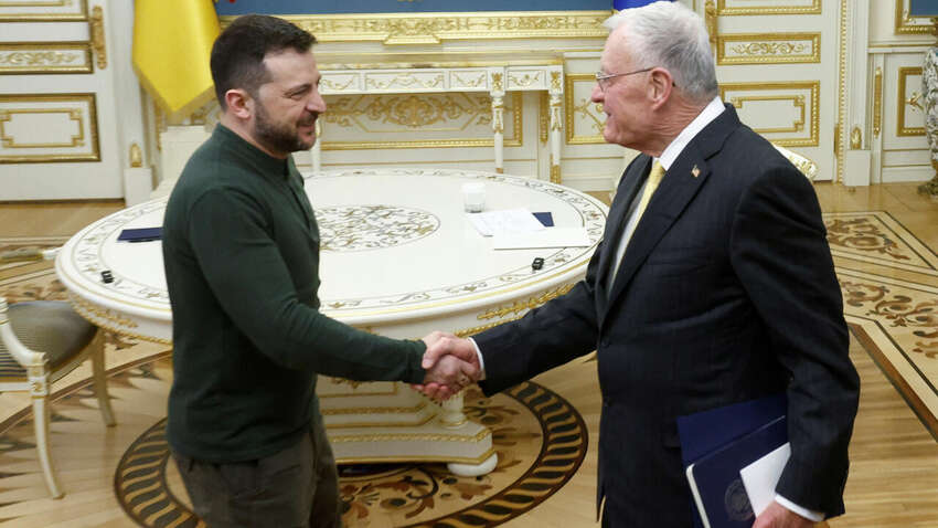 Володимир Зеленський зустрівся зі спецпредставником Трампа Келлогом: про що домовилися Володимир Зеленський зустрівся зі спецпредставником Трампа Келлогом: про що домовилися