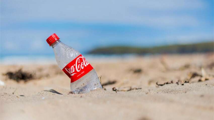 Coca-Cola стане дорожче та менш екологічніше: як Трамп «вбиває» улюблений напій