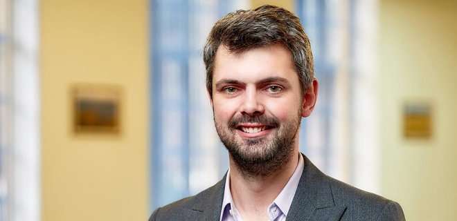 Кабмин утвердил замену Вятровичу