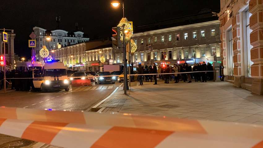 Стрельба в центре Москвы: в ФСБ сообщили, что нападавший нейтрализован