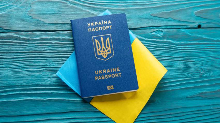 Чоловік намагався втекти з України: прикордонники знайшли його паспорт в неочікуваному місці Чоловік намагався втекти з України: прикордонники знайшли його паспорт в неочікуваному місці