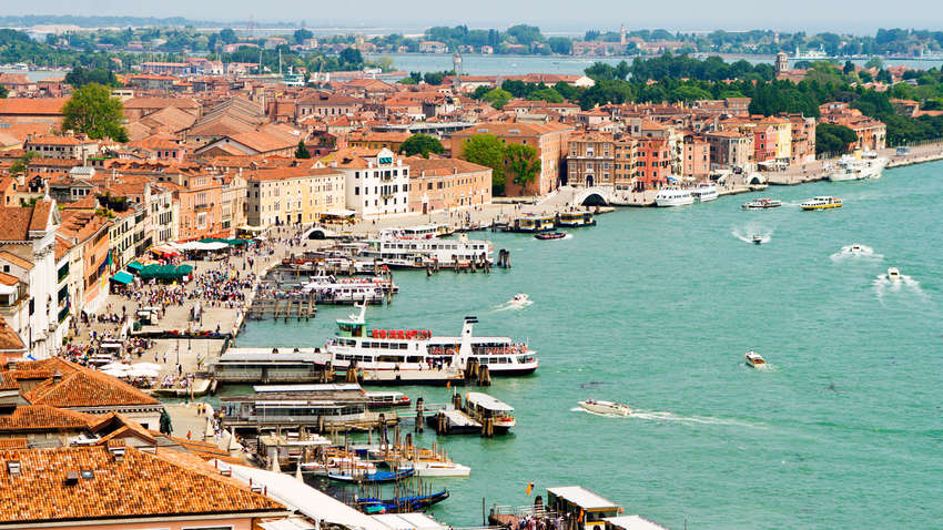 В итальянском городе-курорте Езоло запретили алкоголь