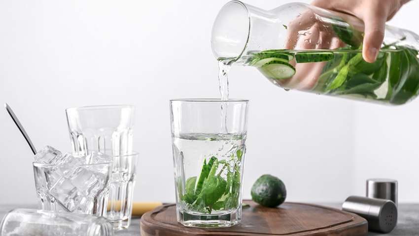 Названы пять напитков для борьбы с отеками тела