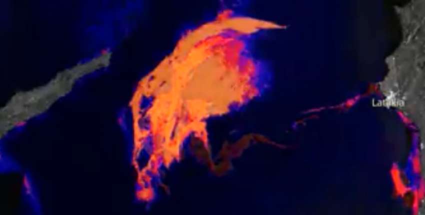 К побережью Кипра приближается нефтяное пятно