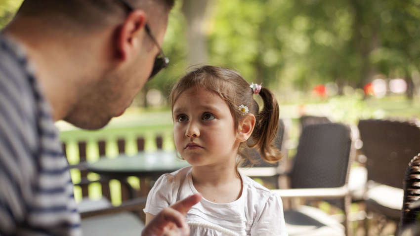 ТОП фраз батьків, які шкодять взаєминам із дитиною ТОП фраз батьків, які шкодять взаєминам із дитиною