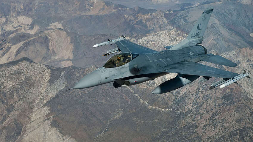  F-16 себя дискредитировали: Зеленский выступил с шокирующим заявлением