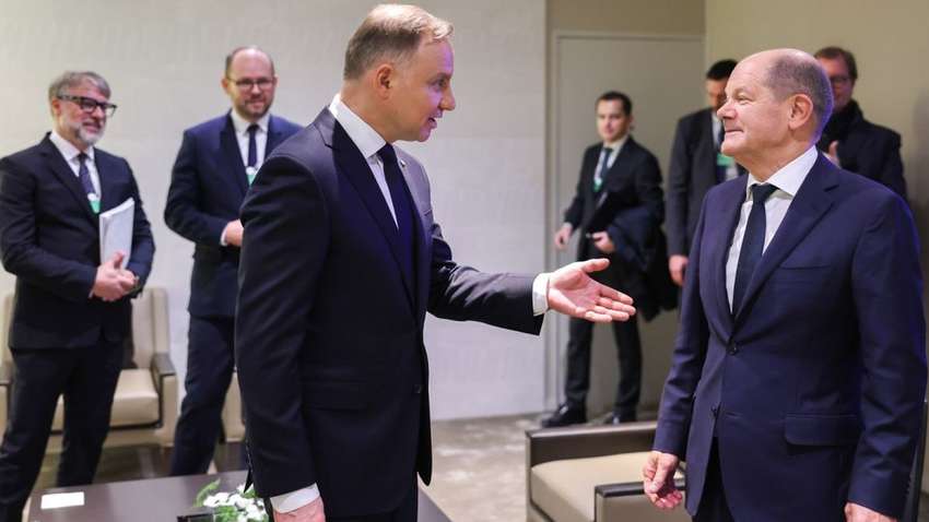 "Мирные усилия" Трампа коту под хвост: Дуда эмоционально высказался о поступке Шольца