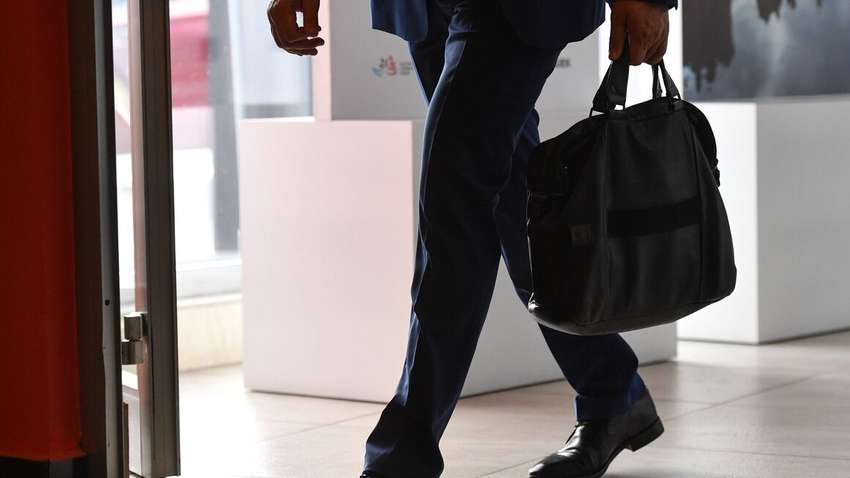 Розваги російських чиновників: як вони чекали по 250 днів на карантині, щоб зустрітися з Путіним Розваги російських чиновників: як вони чекали по 250 днів на карантині, щоб зустрітися з Путіним