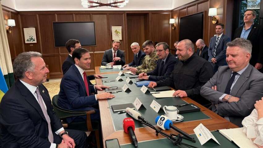 Небачений тиск Трампа щодо миру змусив Київ піти на кардинальний крок: важливі деталі Небачений тиск Трампа щодо миру змусив Київ піти на кардинальний крок: важливі деталі