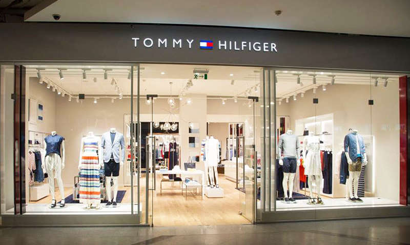 Американский бренд Tommy Hilfiger выпустил свой первый хиджаб 