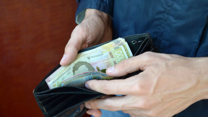 Минималка растет — зарплаты нет: сколько украинцы реально получат на руки в 2026 году
