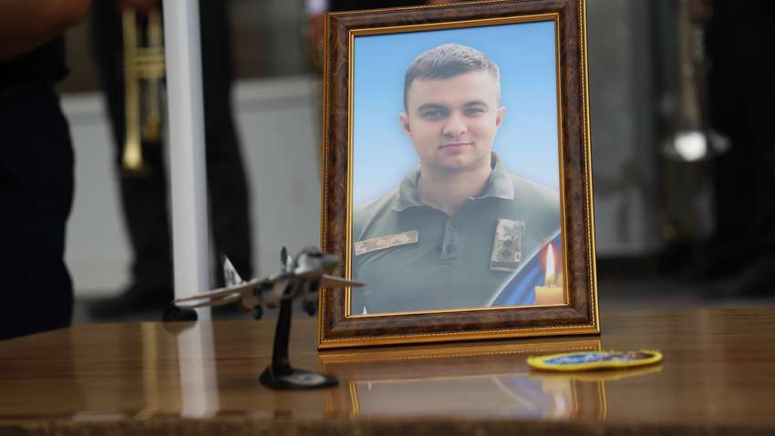 В Україні підтвердили втрату F-16 і загибель пілота: коли сталася катастрофа  В Україні підтвердили втрату F-16 і загибель пілота: коли сталася катастрофа