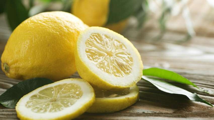 Вы об этом не знали: как на самом деле влияет на организм ежедневное употребление лимонов 