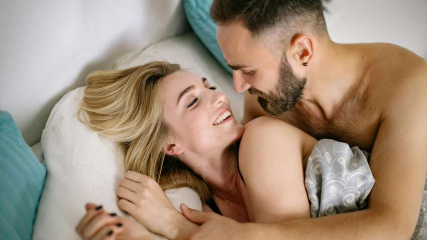 Врач назвал "самую опасную позу для секса": можно сломать пенис
