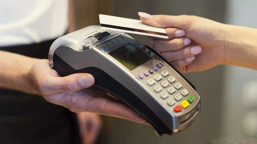 "Укрпочта" установила 5000 терминалов для расчета безналом 