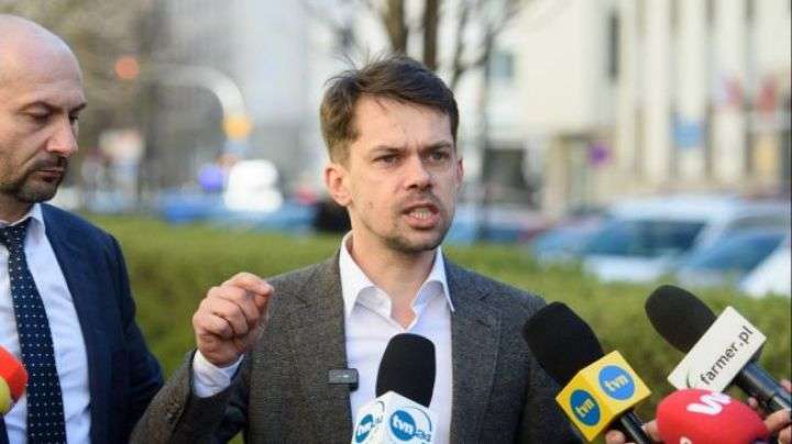 Шокуюча поведінка Колодзейчака. Чиновник Туска перевів стрілки на українців  Шокуюча поведінка Колодзейчака. Чиновник Туска перевів стрілки на українців