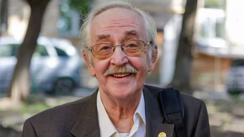 Врачи не могут удалить опухоль: у известного российского актера диагностировали рак Врачи не могут удалить опухоль: у известного российского актера диагностировали рак