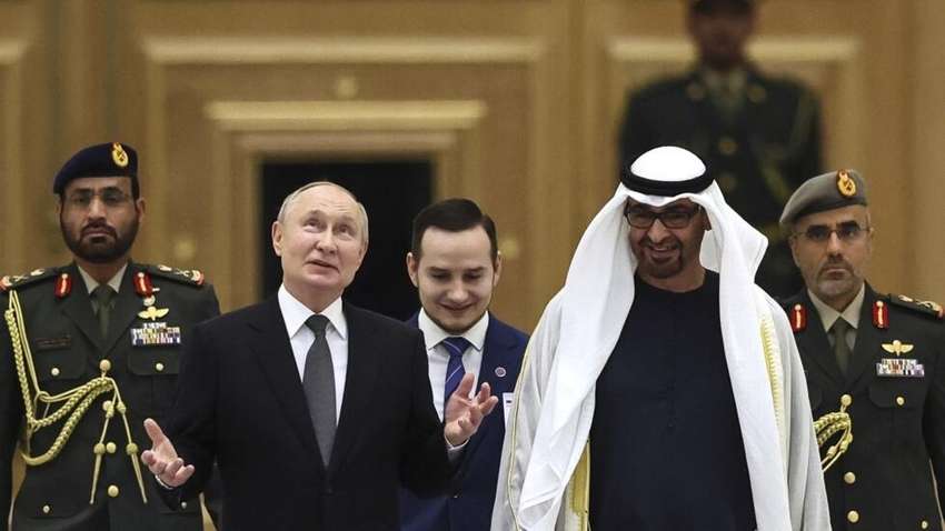 С чем связан путинский вояж в ОАЭ и Саудовскую Аравию: что удивляет