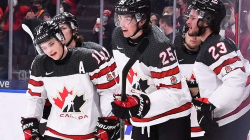 В Канаде, с неожиданных результатов стартовал молодежный чемпионат мира по хоккею
