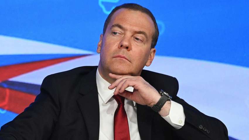 Медведев назвал условие начала переговоров по Украине