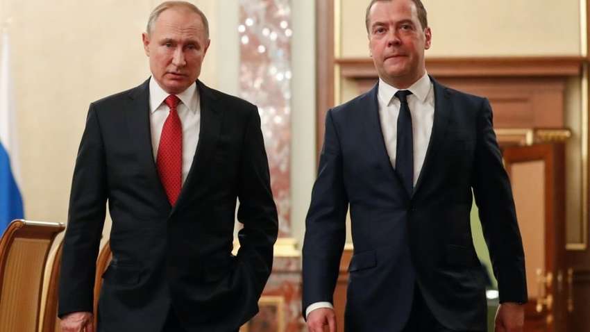 Медведев публично признал Путина дураком - эксперт Медведев публично признал Путина дураком - эксперт