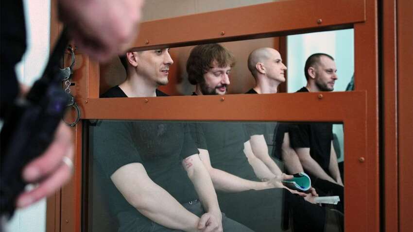 У РФ винесли вироки чотирьом українським полоненим: що на суді шокувало росіян