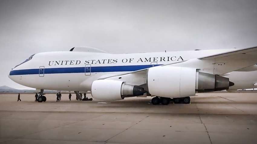 США отправили в Европу самолет "судного дня": что известно