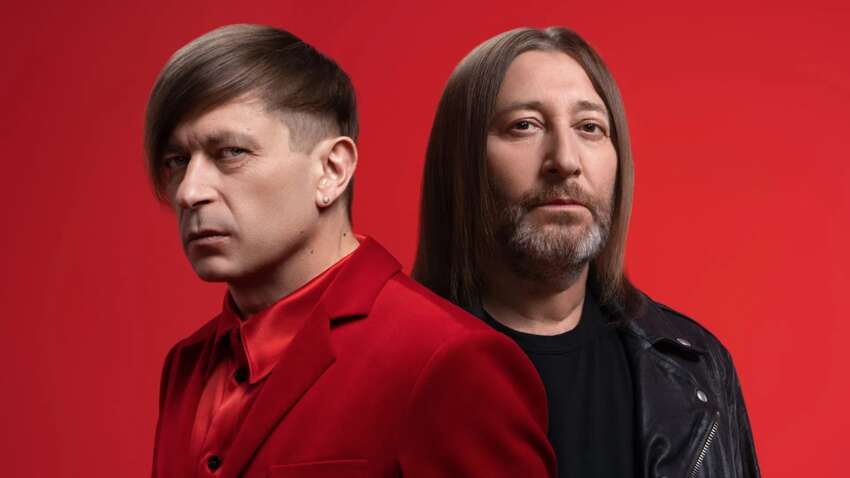 В Варшаве взрыв оваций: группа Би-2 развернула украинский флаг на большом концерте В Варшаве взрыв оваций: группа Би-2 развернула украинский флаг на большом концерте